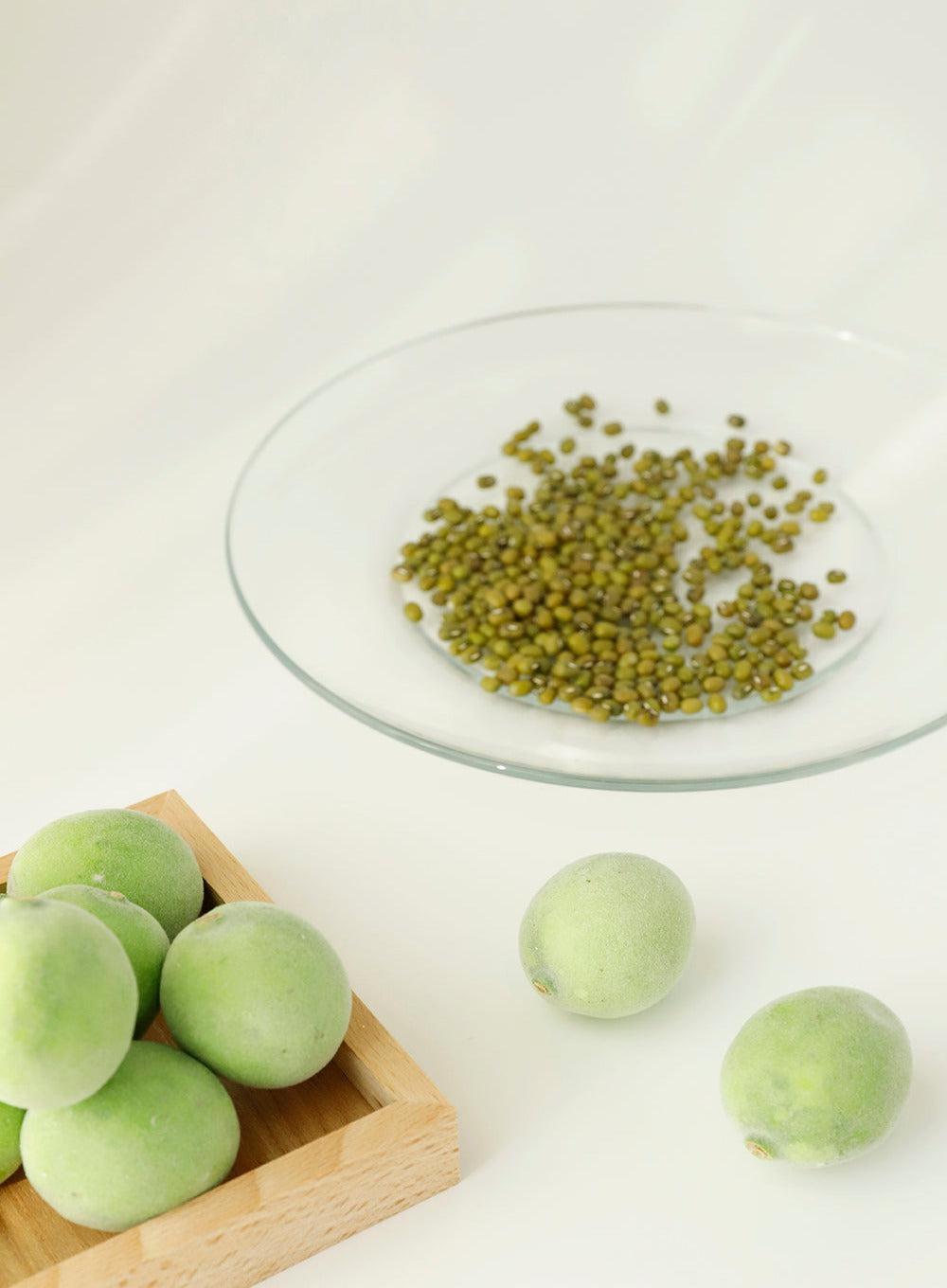 Green Plum Refreshing Cleanser